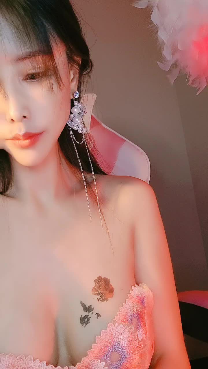 伊崽_诱惑四月三号