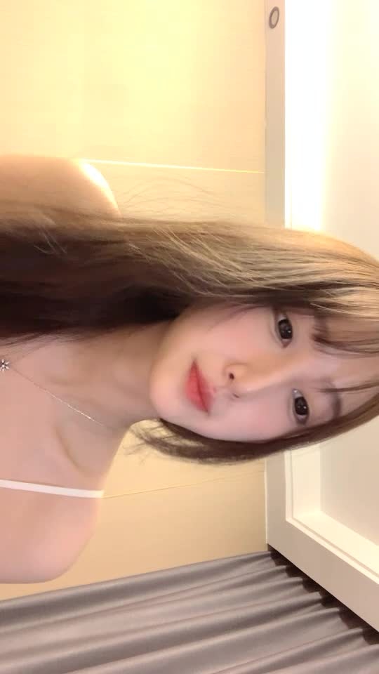 泡泡咕_极品自慰三月十六号