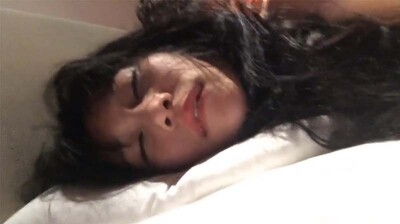 加班夜灌醉骚气女同事开房实录！嘴上说不要，下面小穴却紧咬不放，肉棒抽插抖动中高潮享受！